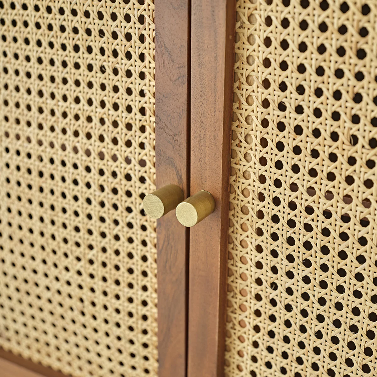 Aparador de acacia maciza acabado nogal y rejilla de 120 cm - Image 4
