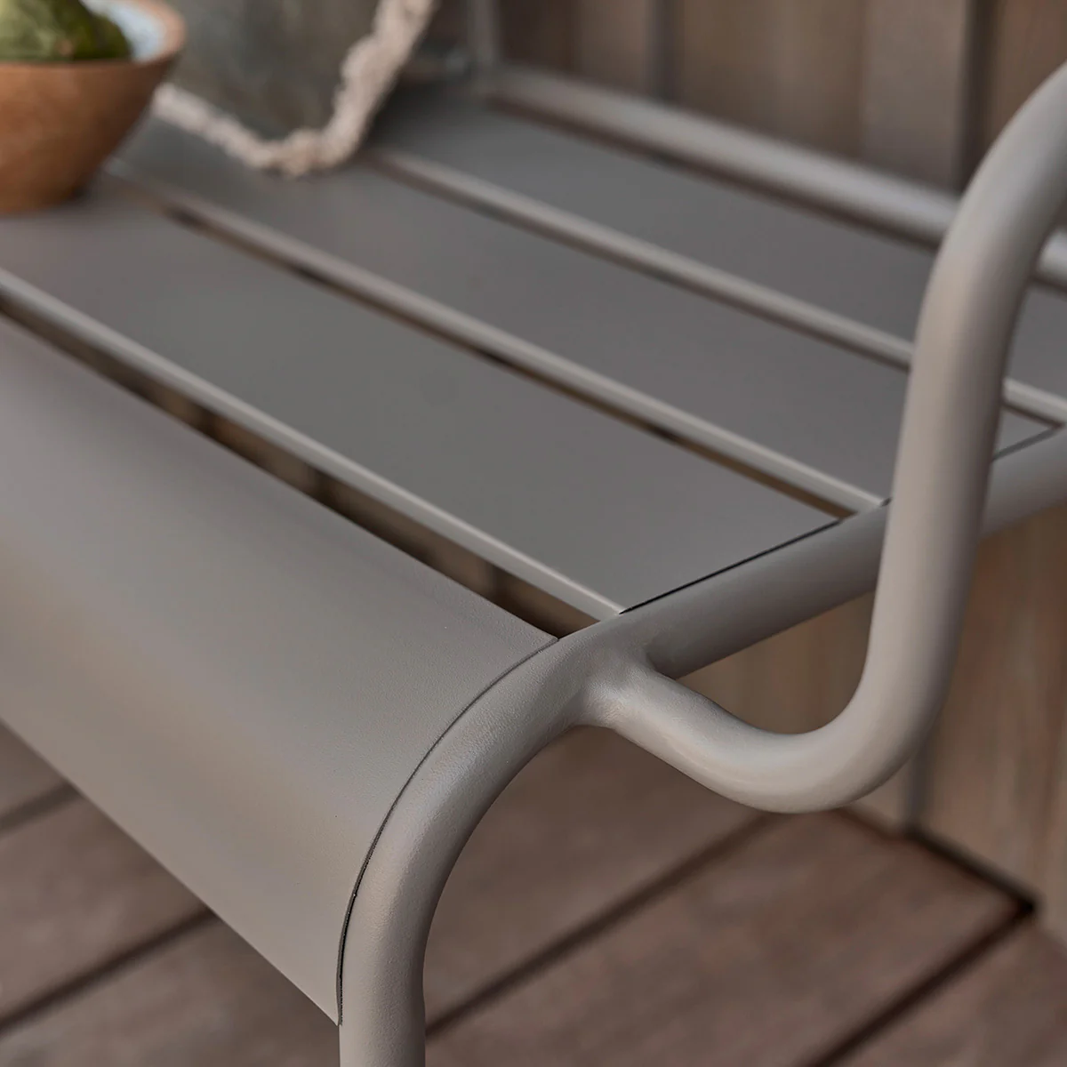 Banco de aluminio gris 118 cm - Image 3