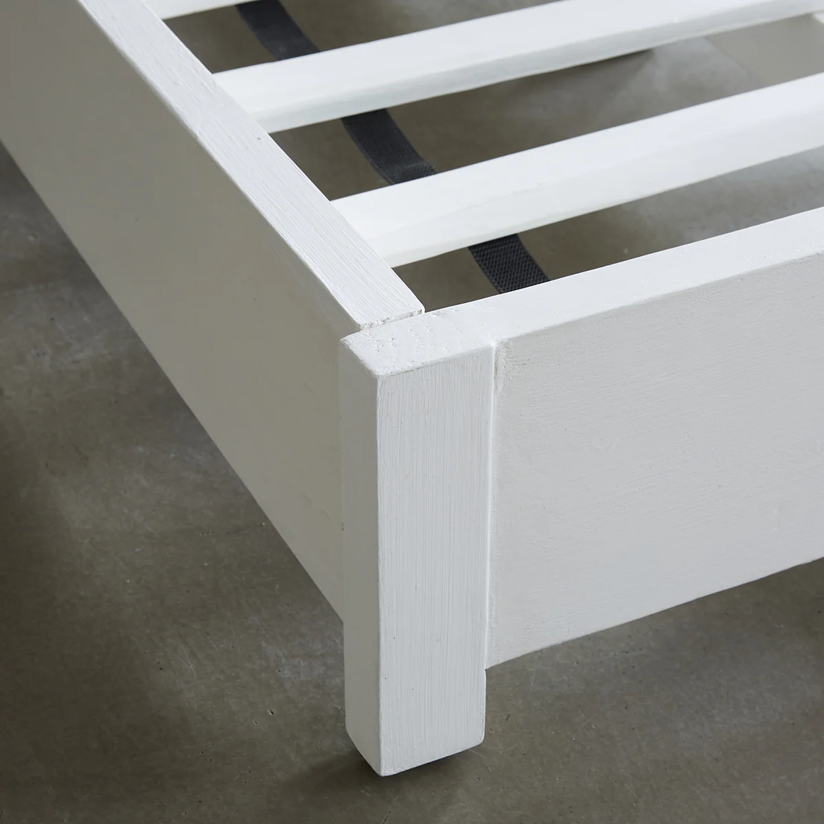 Cama de madera maciza reciclada 160 cm con somier - Image 4