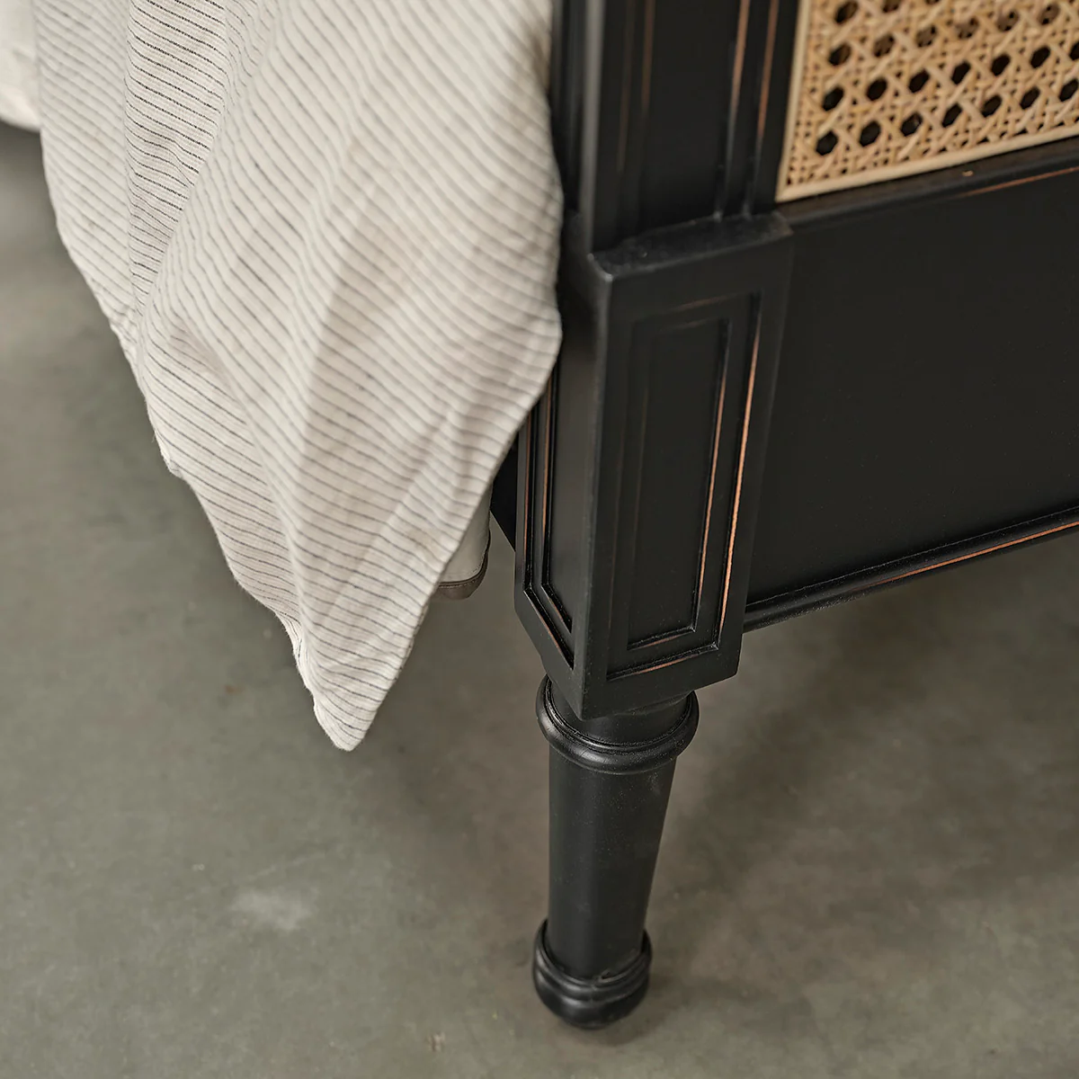 Cama de caoba maciza y rejilla de 160 cm con somier - Image 4