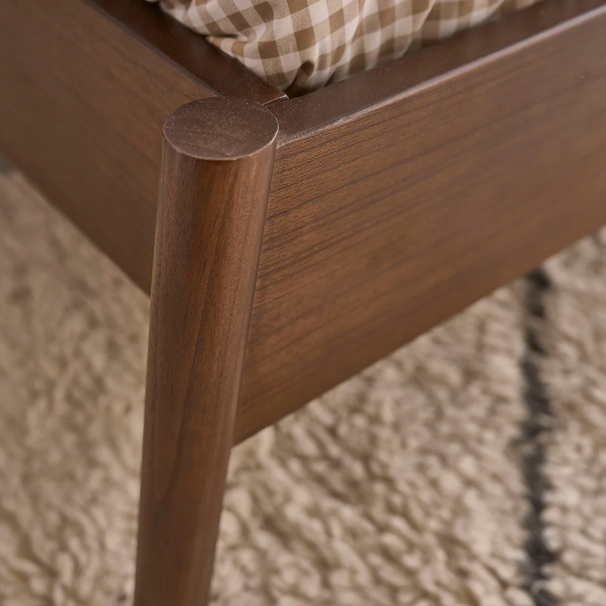 Cama de madera de mindi con acabado nogal 180 cm con somier - Image 4
