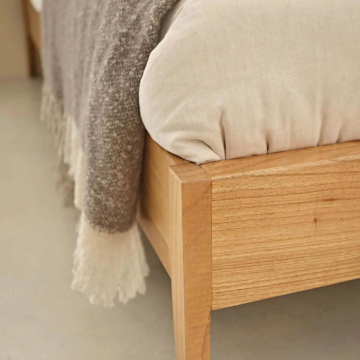 Cama de mindi macizo 160 cm con somier - Image 3