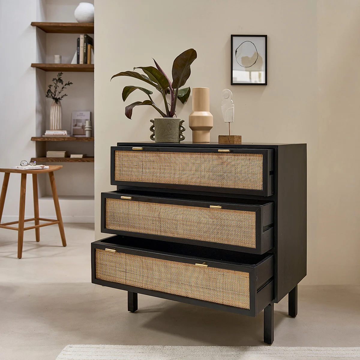 Cómoda de mango macizo y rejilla negra de 90 cm - Image 4