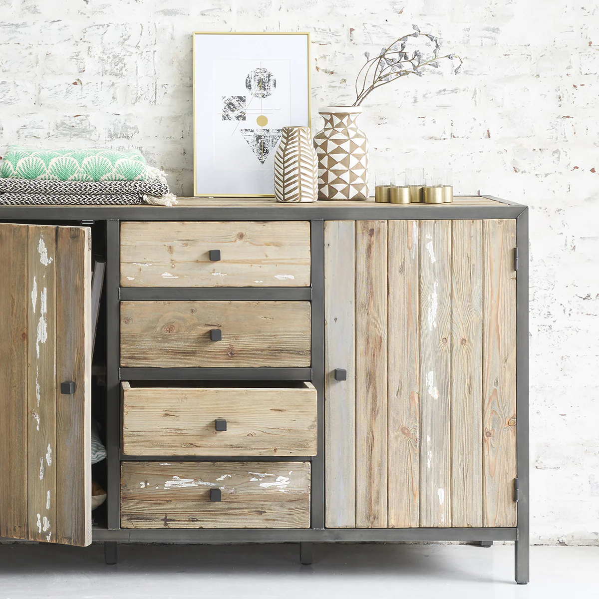 Cómoda de madera maciza reciclada y metal 150 cm - Image 3