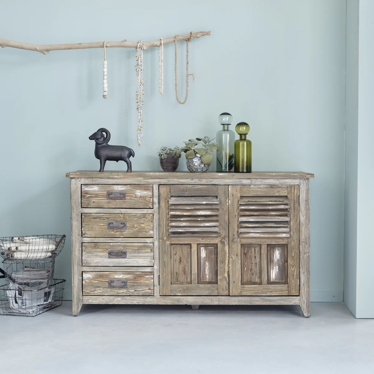 Cómoda de pino macizo reciclado 140 cm