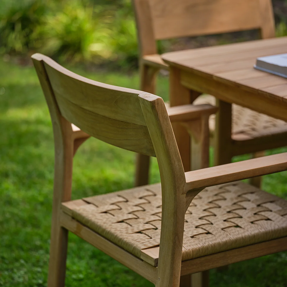 Conjunto de jardín de teca maciza y ratán para 4 personas. - Image 6