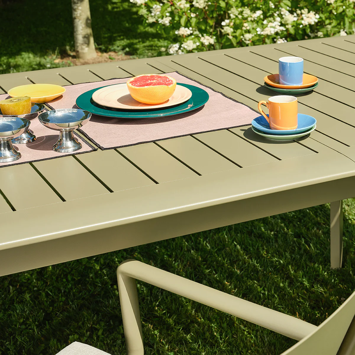 Conjunto de jardín extensible de aluminio en color caqui claro para 6-10 personas. - Image 8