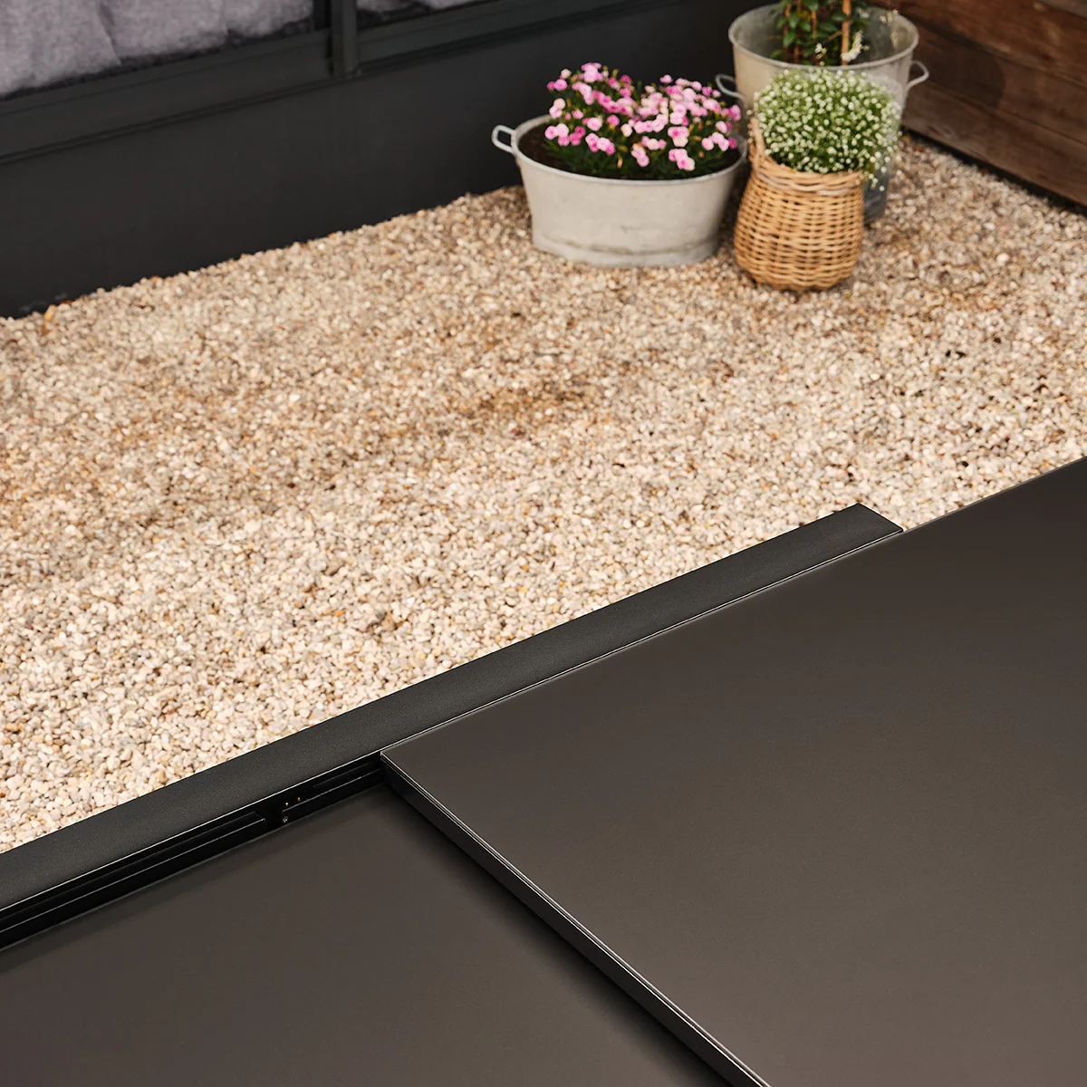 Conjunto de jardín de aluminio y textilene extensible negro para 6-10 personas. - Image 8