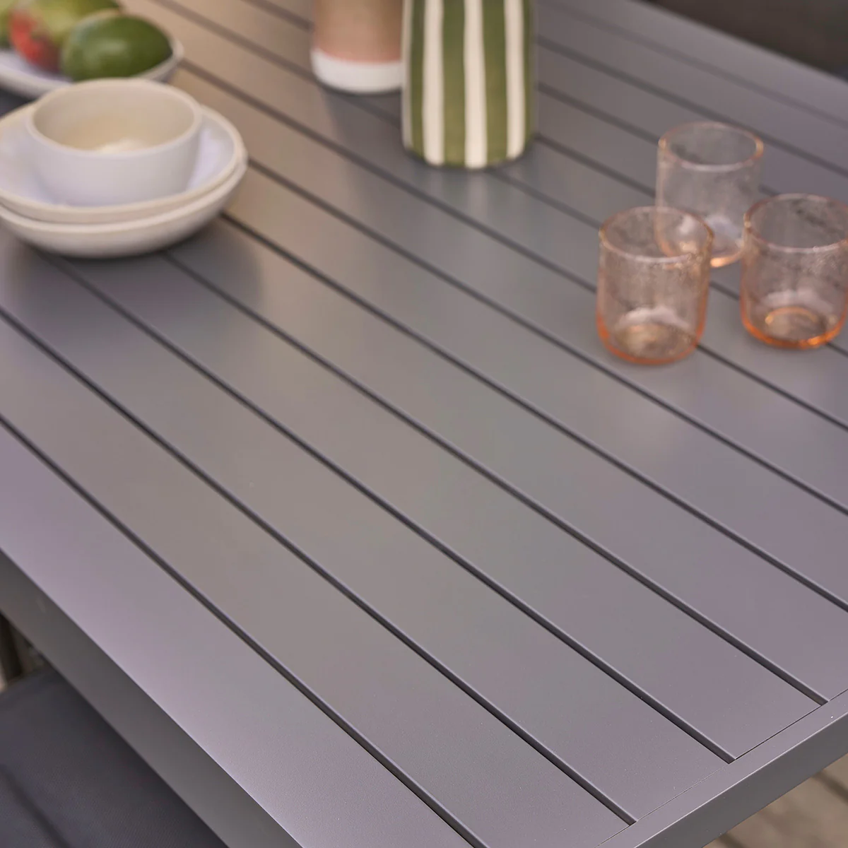 Conjunto de muebles de jardín extensibles de aluminio y teca maciza para 6/8 personas - Image 6
