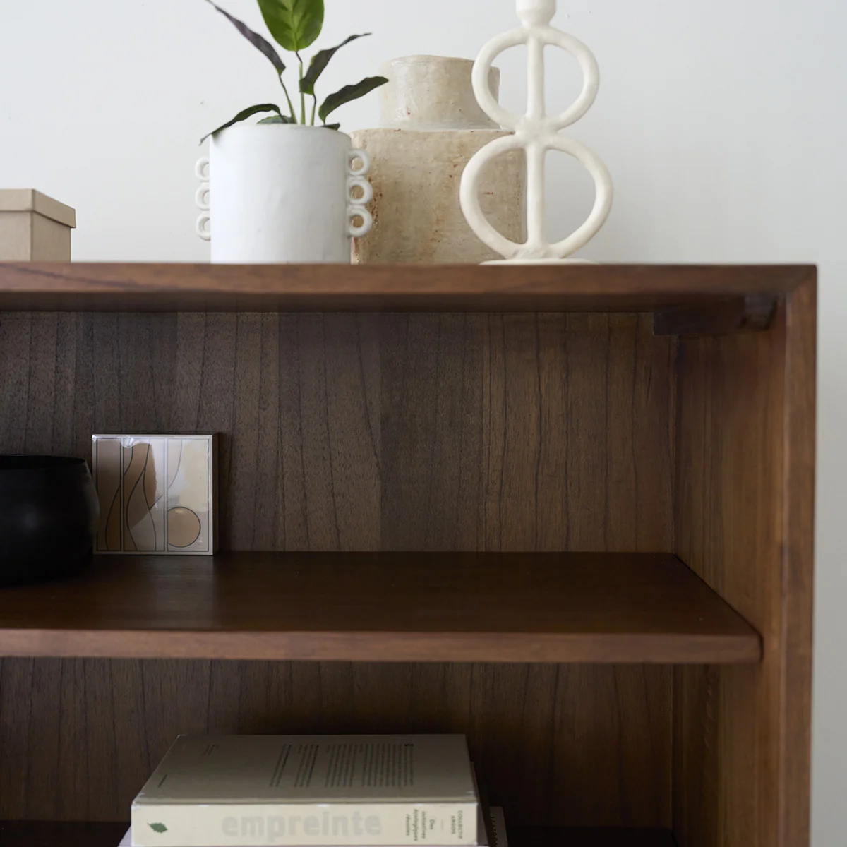 Librería de mindi macizo acabado nogal 85 cm - Image 6