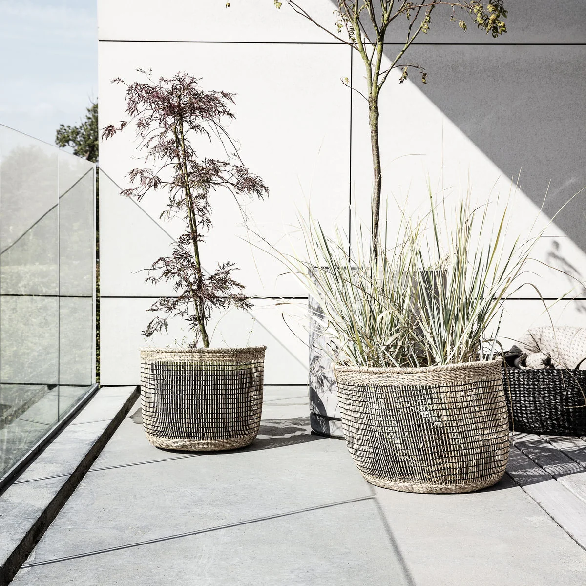 Lot de 3 paniers naturels et noirs