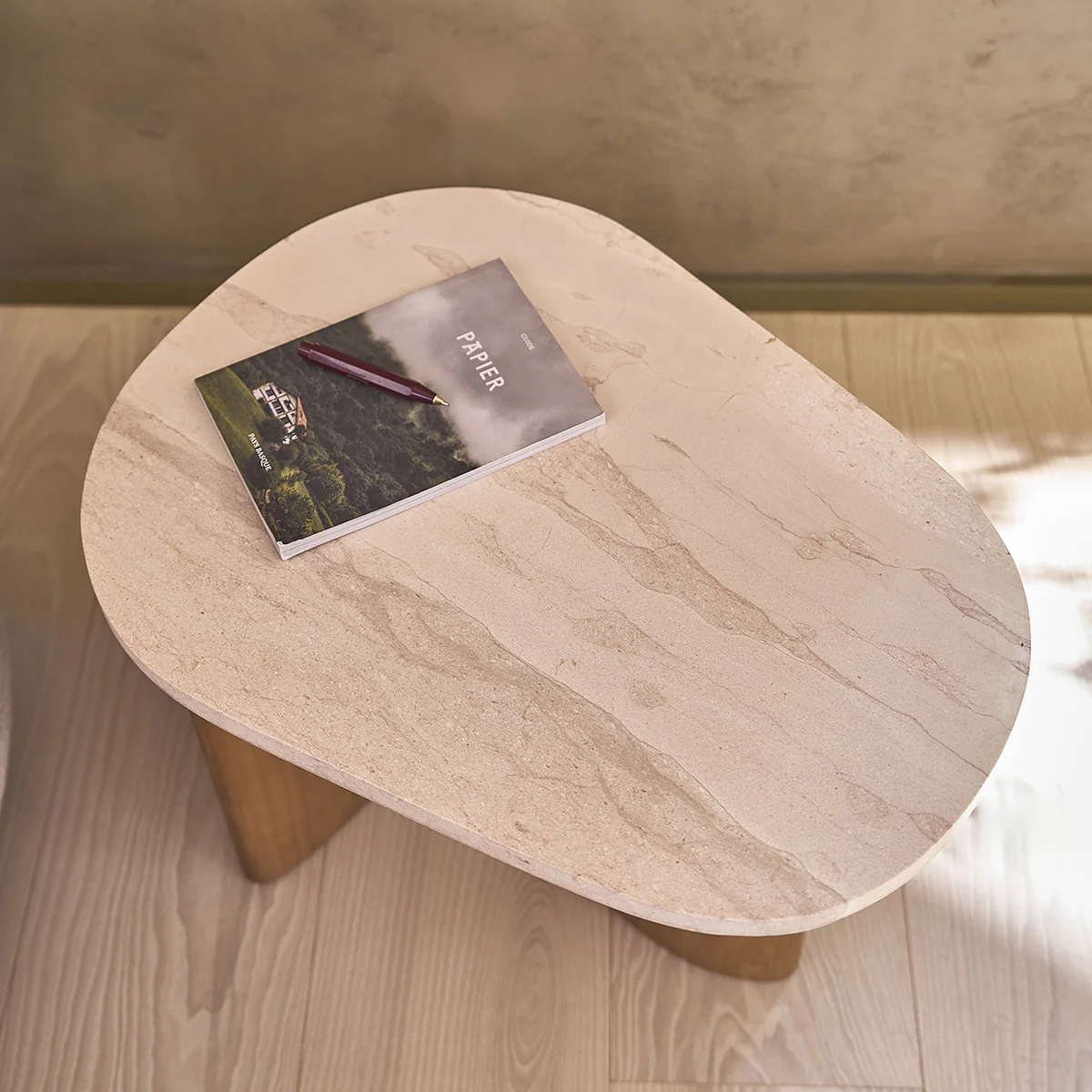 Mesa auxiliar de teca maciza y mármol orgánico - Image 6