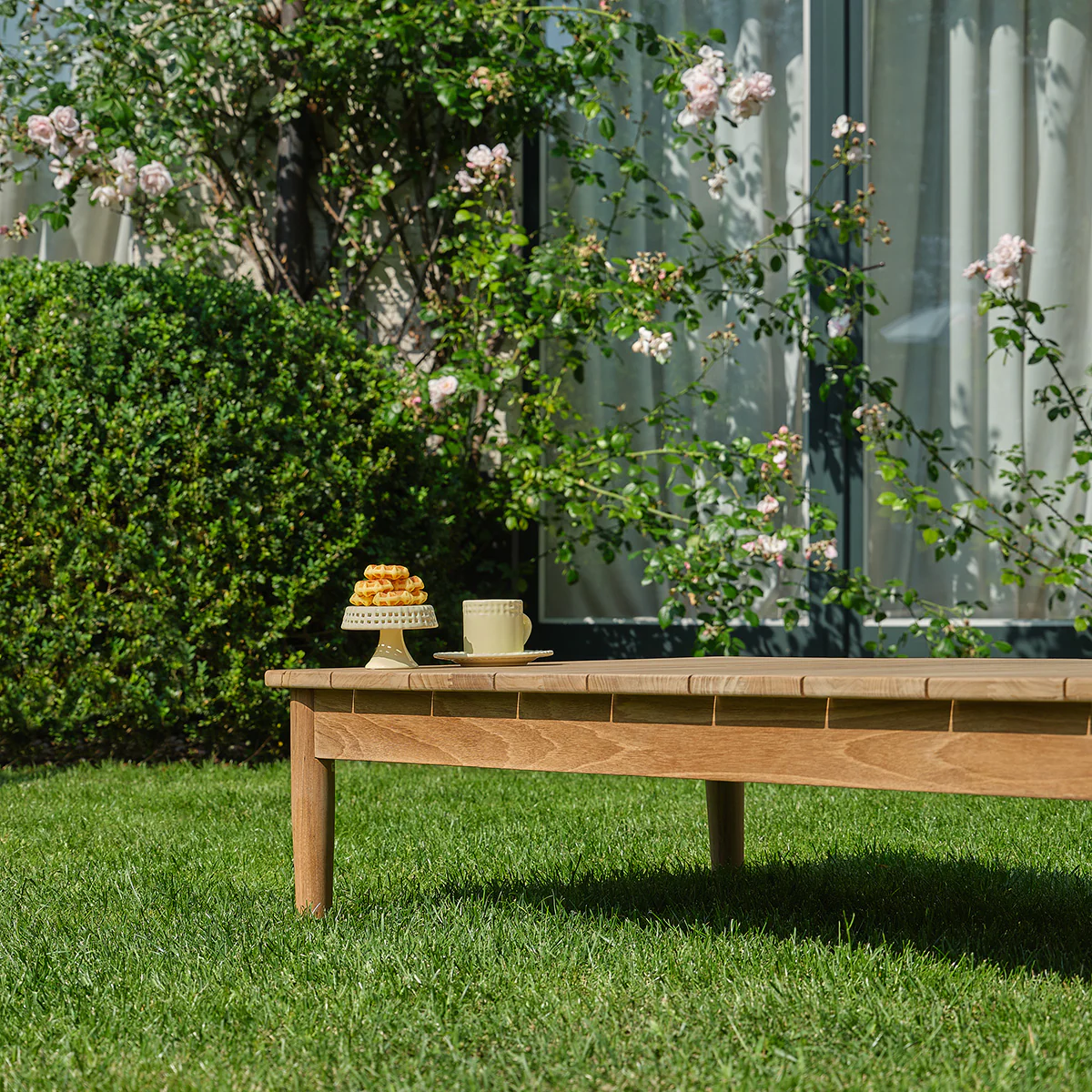 Mesa baja de jardín de teca maciza de 140 cm - Image 6