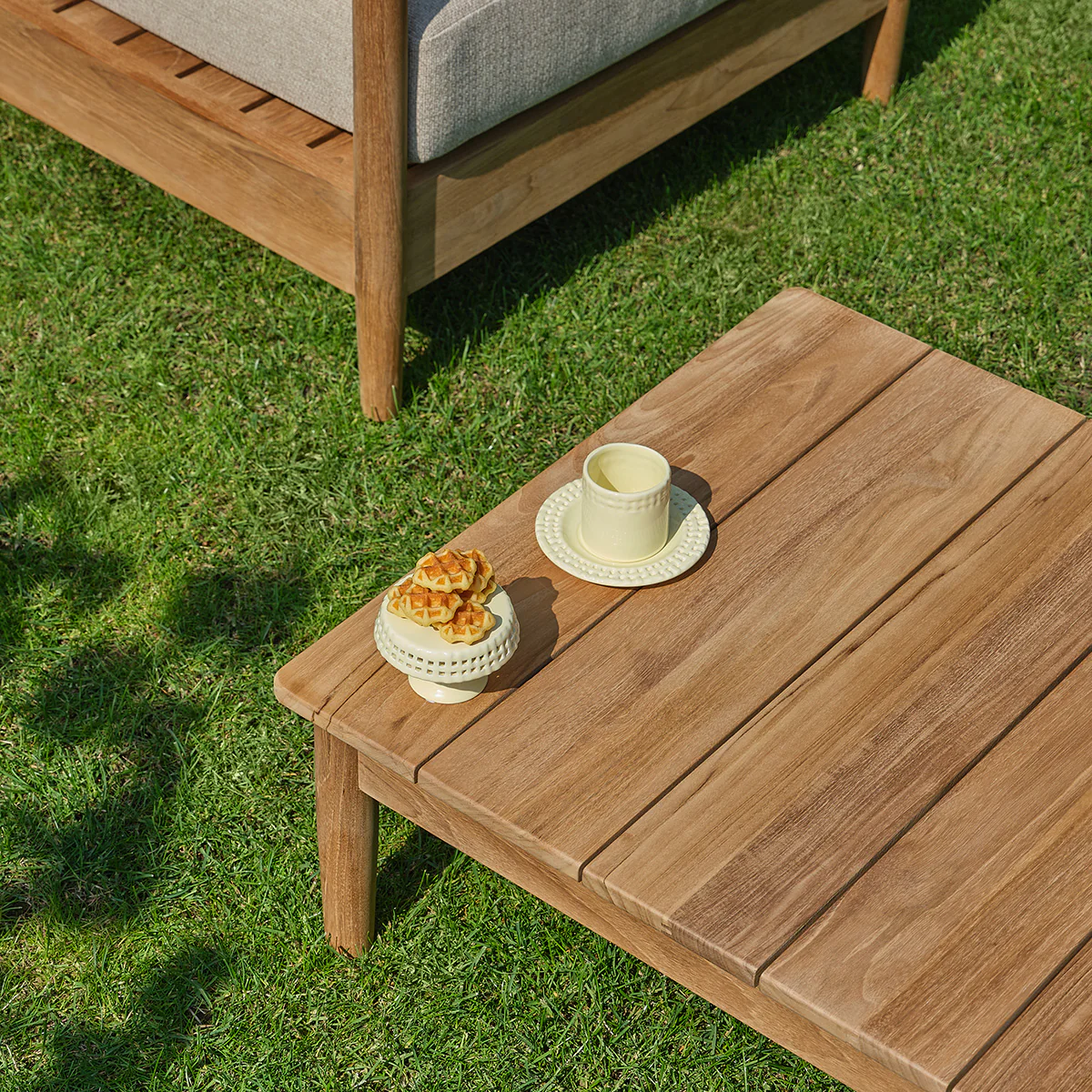 Mesa baja de jardín de teca maciza de 140 cm - Image 8