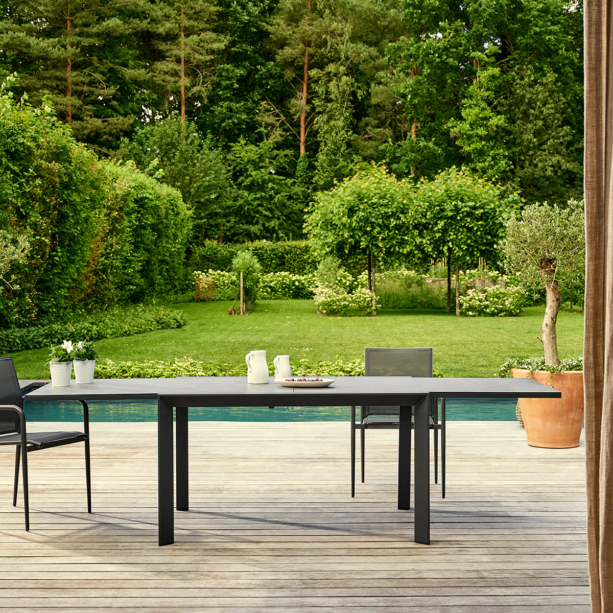 Mesa de jardín extensible de aluminio y cristal, color gris, para 6-10 personas. - Image 3
