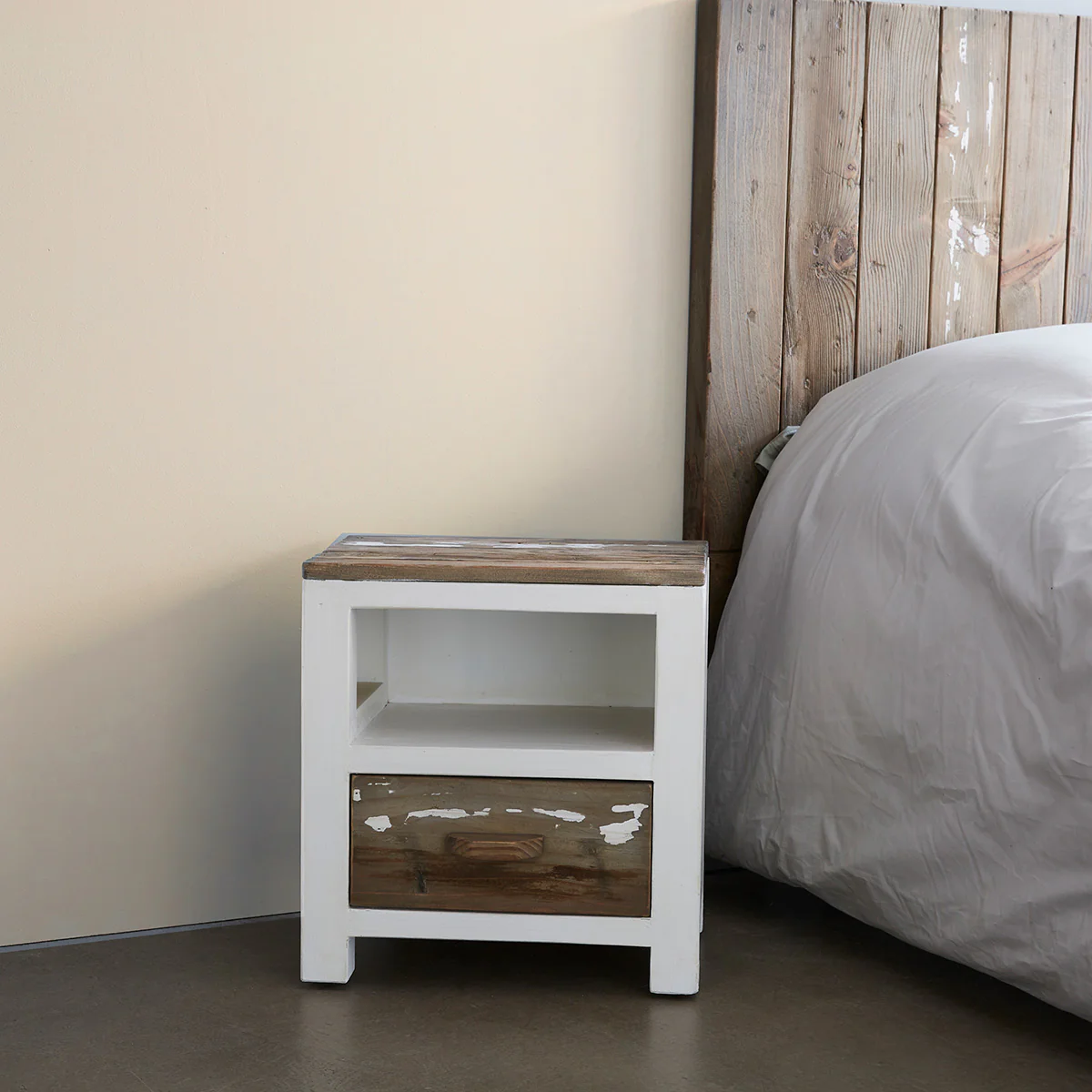 Mesita de noche de madera maciza reciclada 45 cm - Image 3