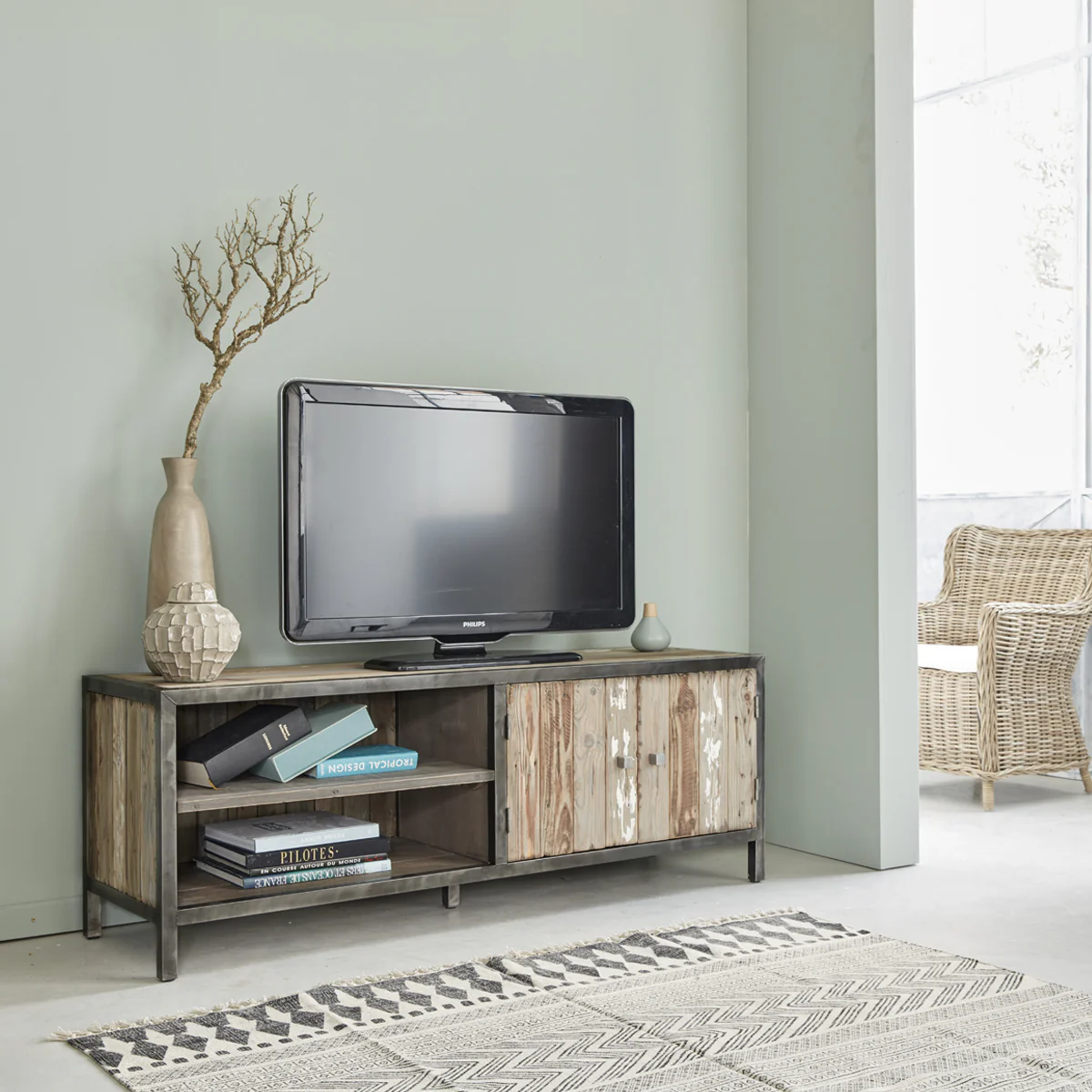 Mueble de TV de madera maciza reciclada y metal 150 cm