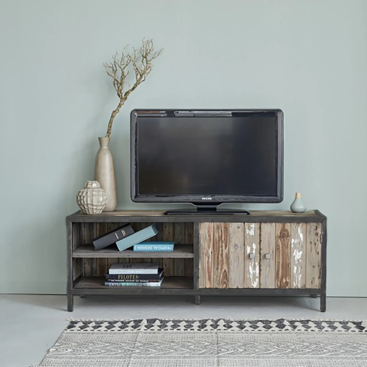 Mueble de TV de madera maciza reciclada y metal 150 cm - Image 3