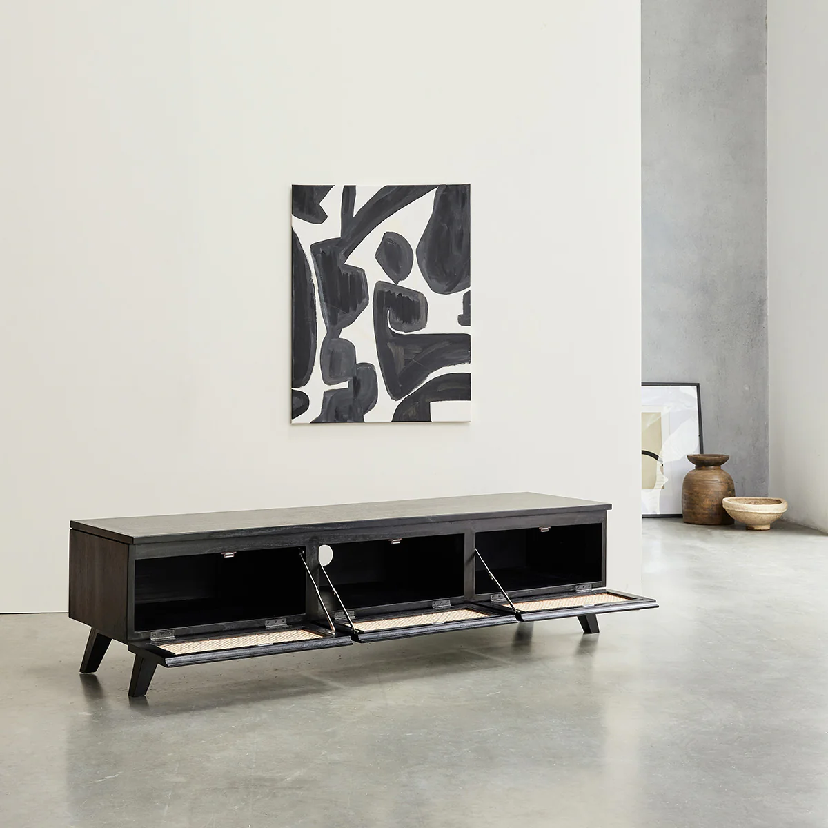Mueble de TV de mindi macizo y rejilla negro 160 cm - Image 4