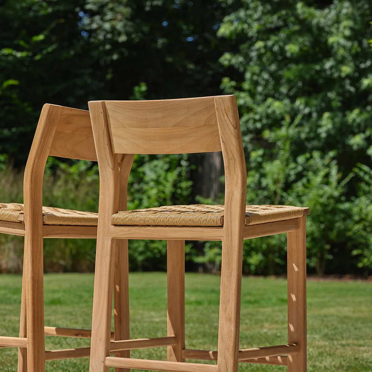 Silla de bar de jardín de teca maciza (juego de 2) - Image 6