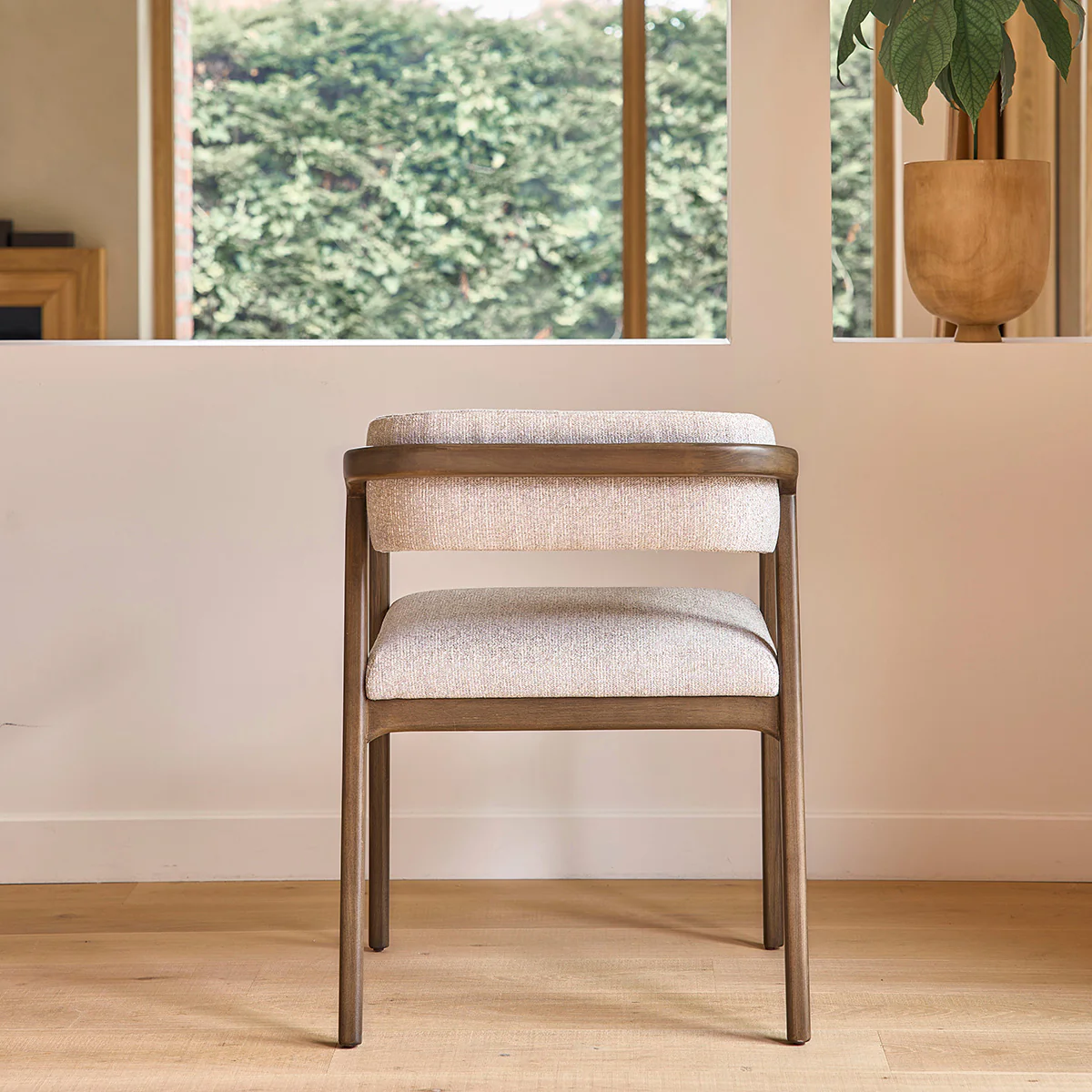 Silla de madera maciza y tejido con textura beige chiné - Image 4
