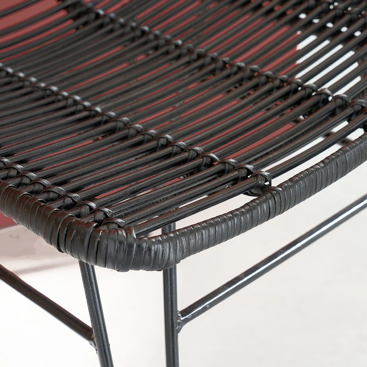 Silla de ratán y metal negra - Image 3
