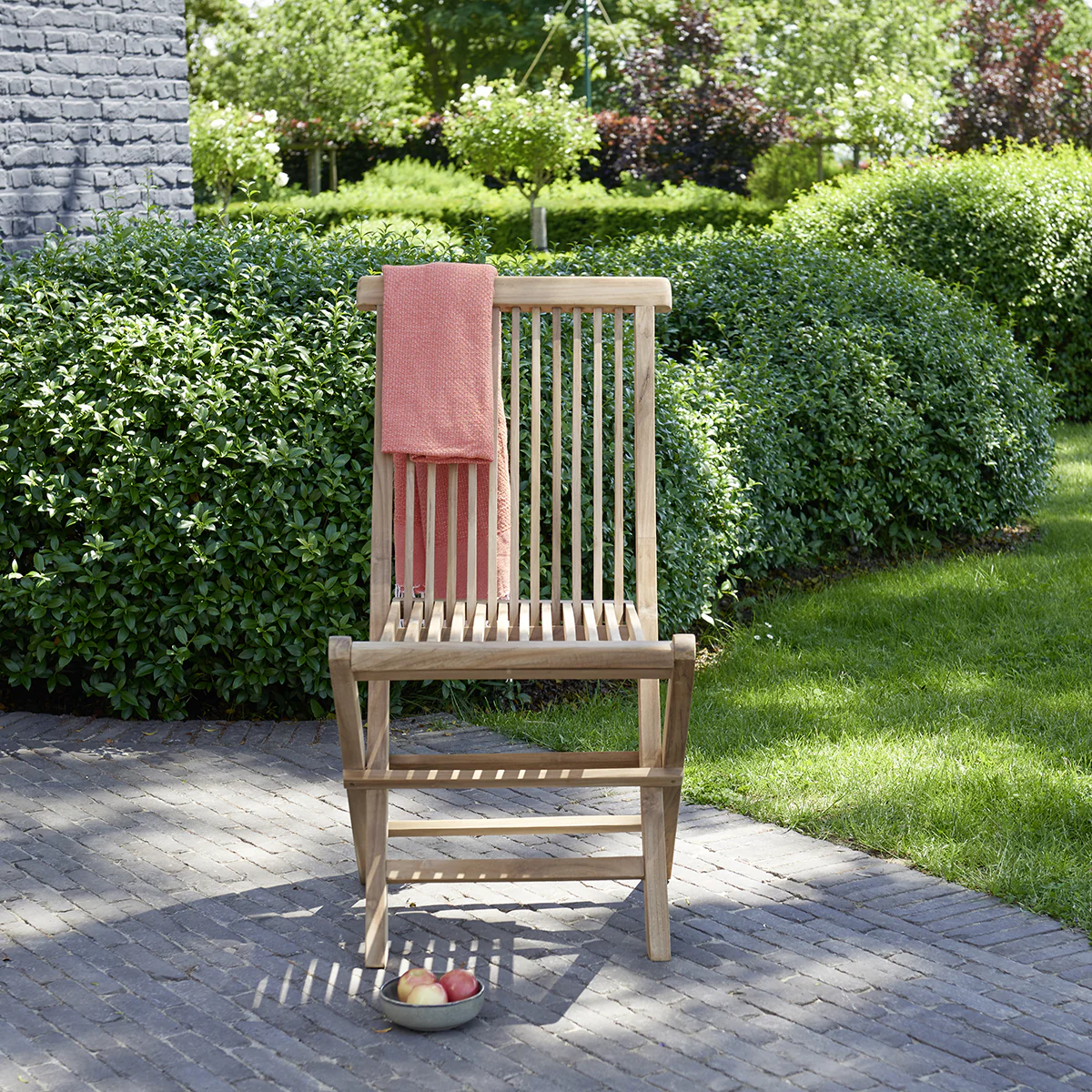 Silla de exterior plegable de teca maciza (juego de 2) - Image 4