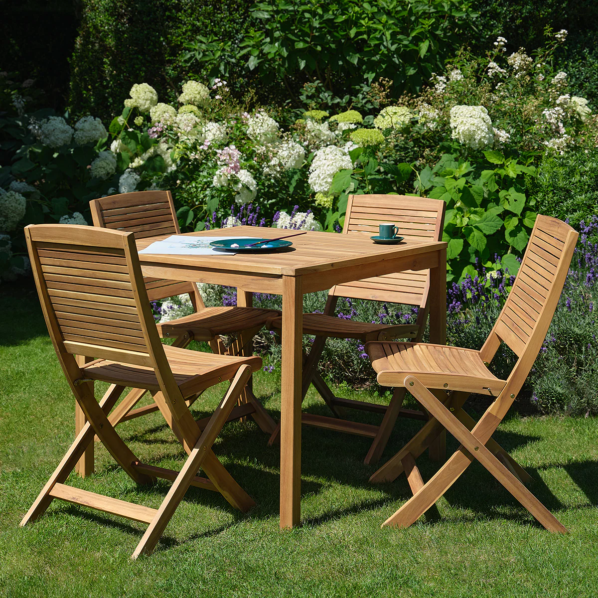 Silla de jardín plegable de madera maciza de acacia aceitada (juego de 2) - Image 4