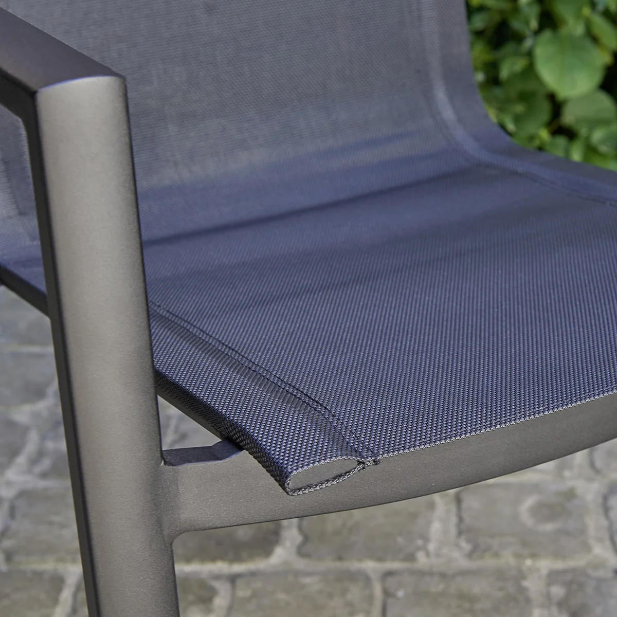 Sillón de exterior de aluminio y textileno gris - Image 4