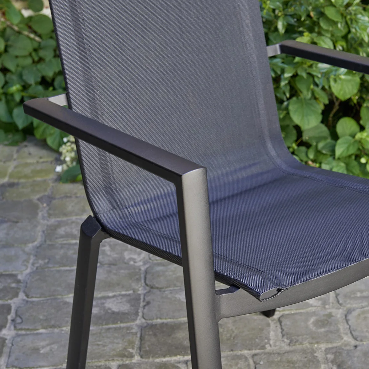 Sillón de exterior de aluminio y textileno gris - Image 5