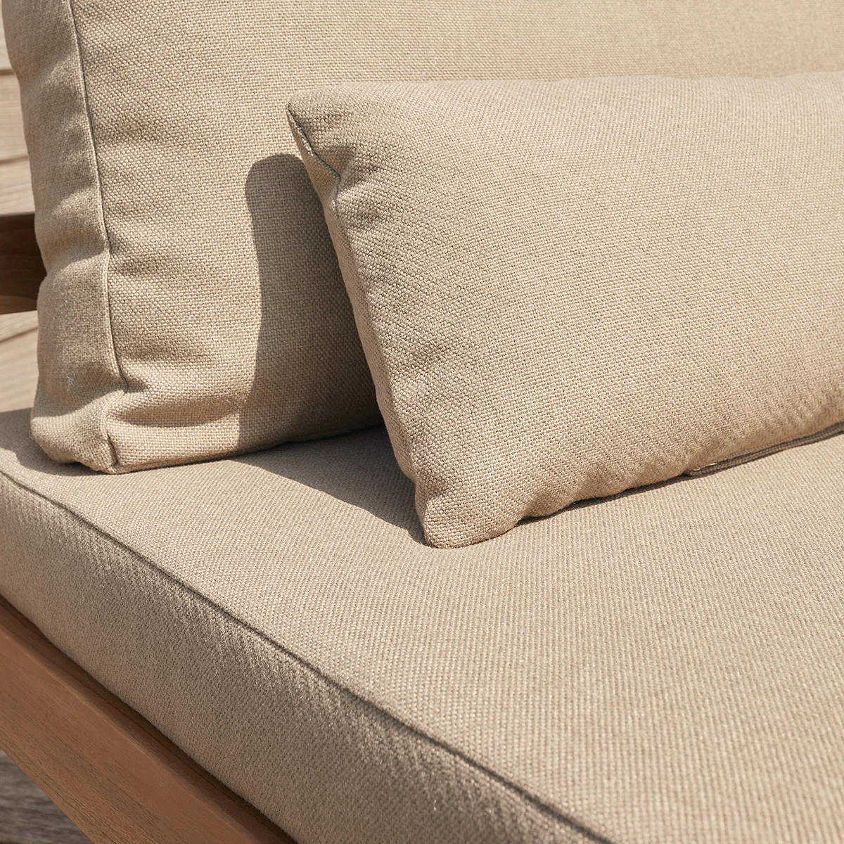 Sillón de exterior de teca maciza color topo - Image 4