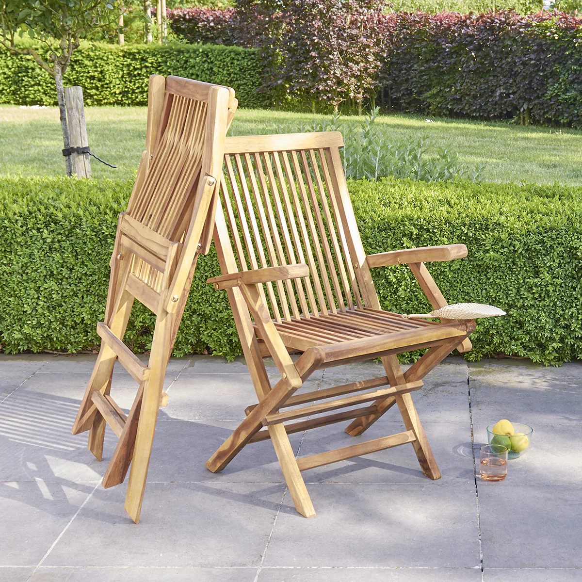 Sillón de exterior plegable de teca maciza aceitada (juego de 2) - Image 3