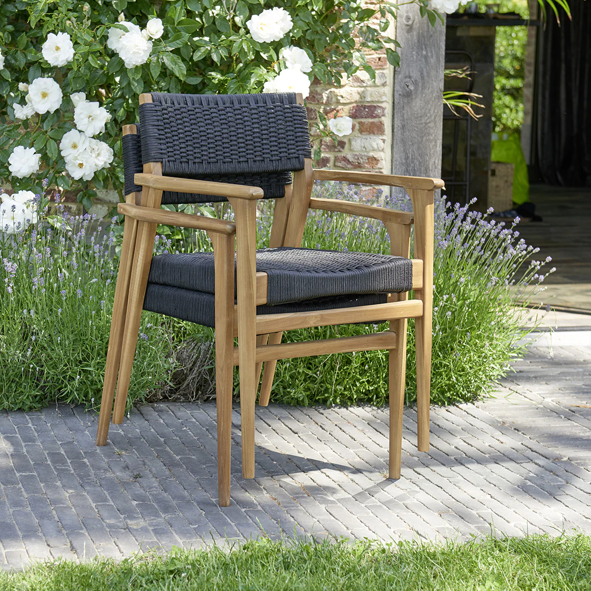 Sillón de exterior de teca maciza y cuerda negra (juego de 2) - Image 4