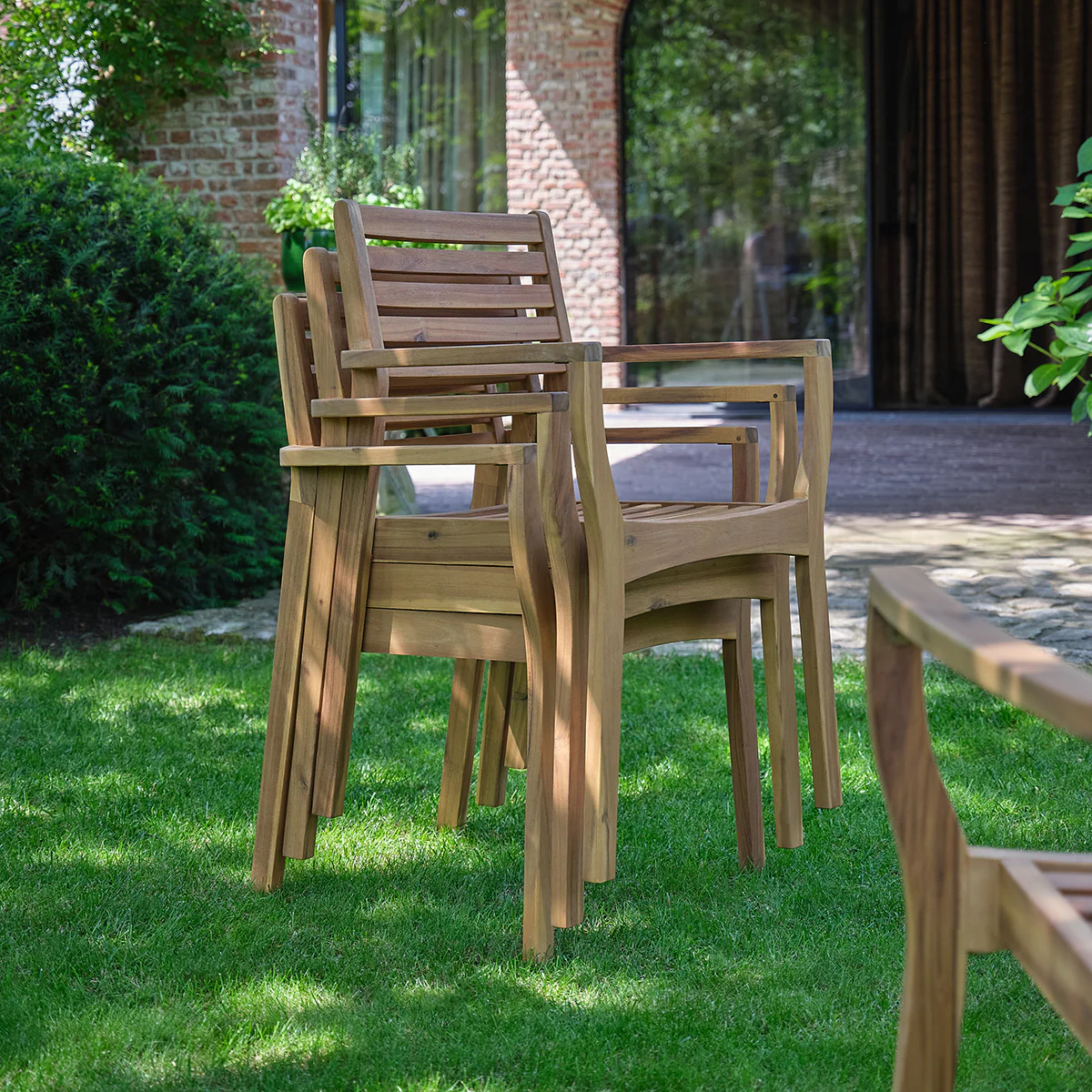 Sillón de jardín de madera maciza de acacia aceitada (juego de 4) - Image 6