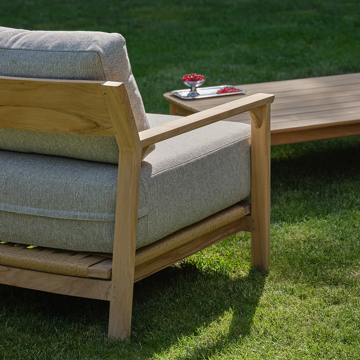 Sillón de jardín de teca maciza con cojines grises jaspeados - Image 7