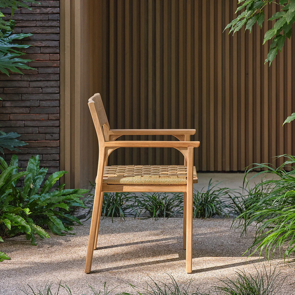 Sillón de jardín de teca maciza y ratán - Image 3