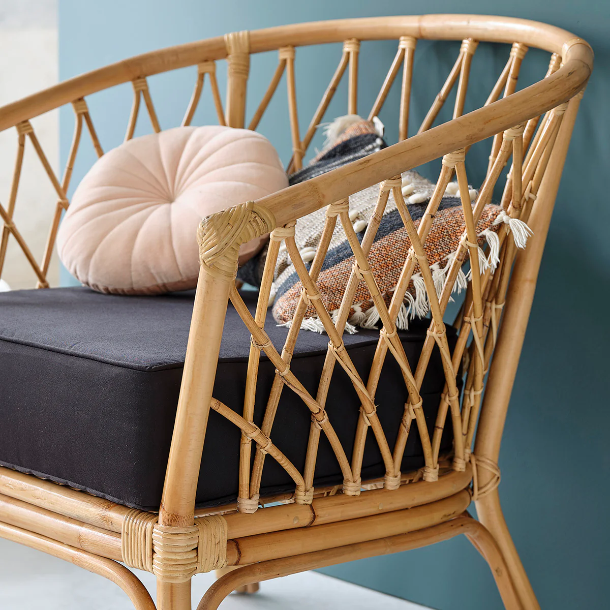 Sillón de ratán, cojín incluido - Image 3