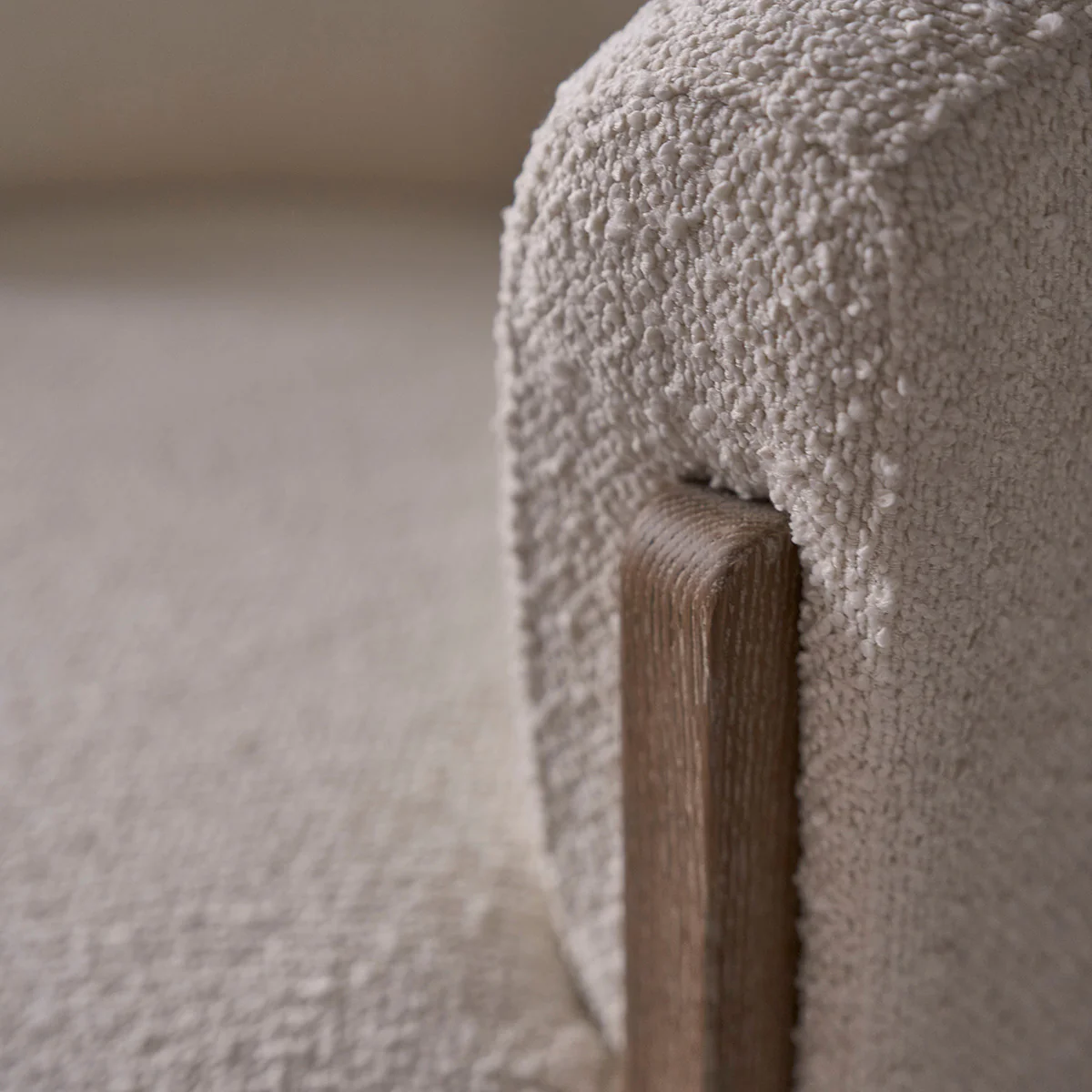 Sillón de roble macizo y tejido bouclette crudo - Image 6