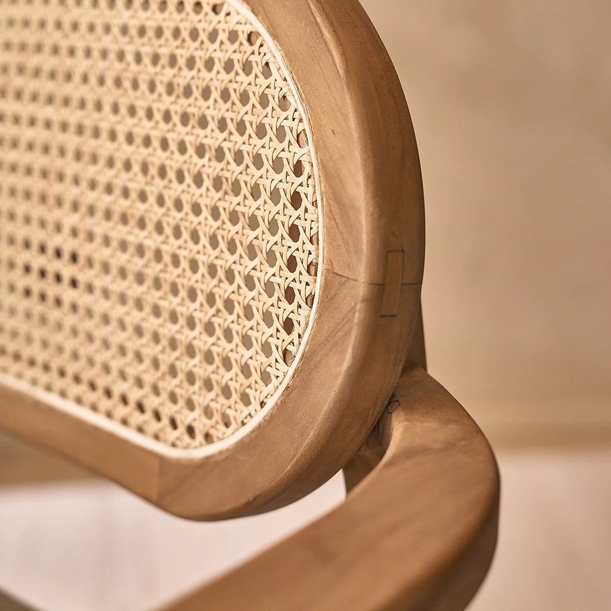 Sillón de teca maciza, rejilla y tejido de terciopelo caqui - Image 8