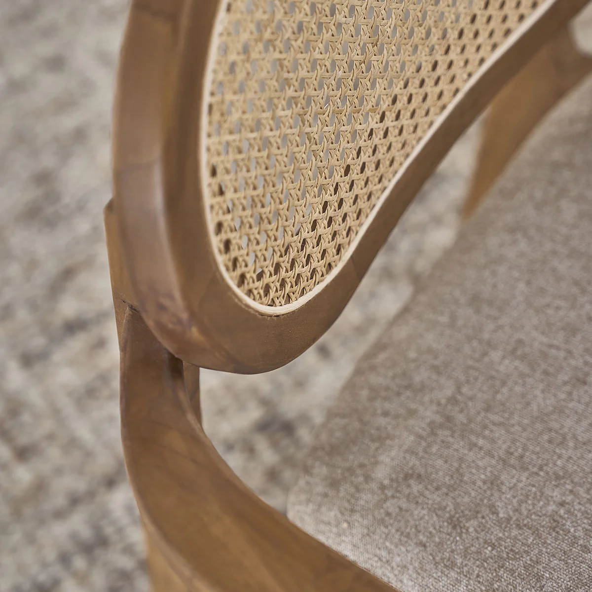 Sillón de teca maciza, rejilla y tela color crudo - Image 5