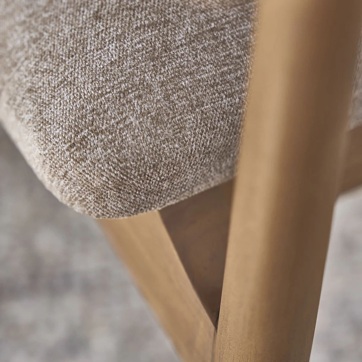 Sillón de teca maciza, rejilla y tela color crudo - Image 6