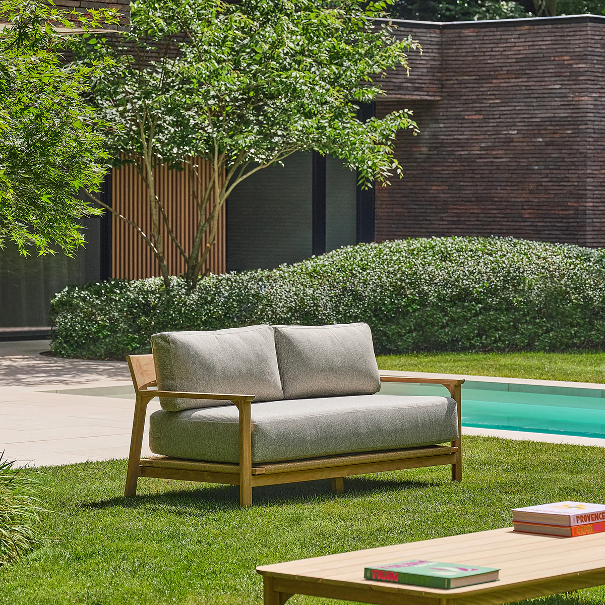 Sofá de jardín de teca maciza con cojines grises jaspeados, para 2 personas. - Image 3