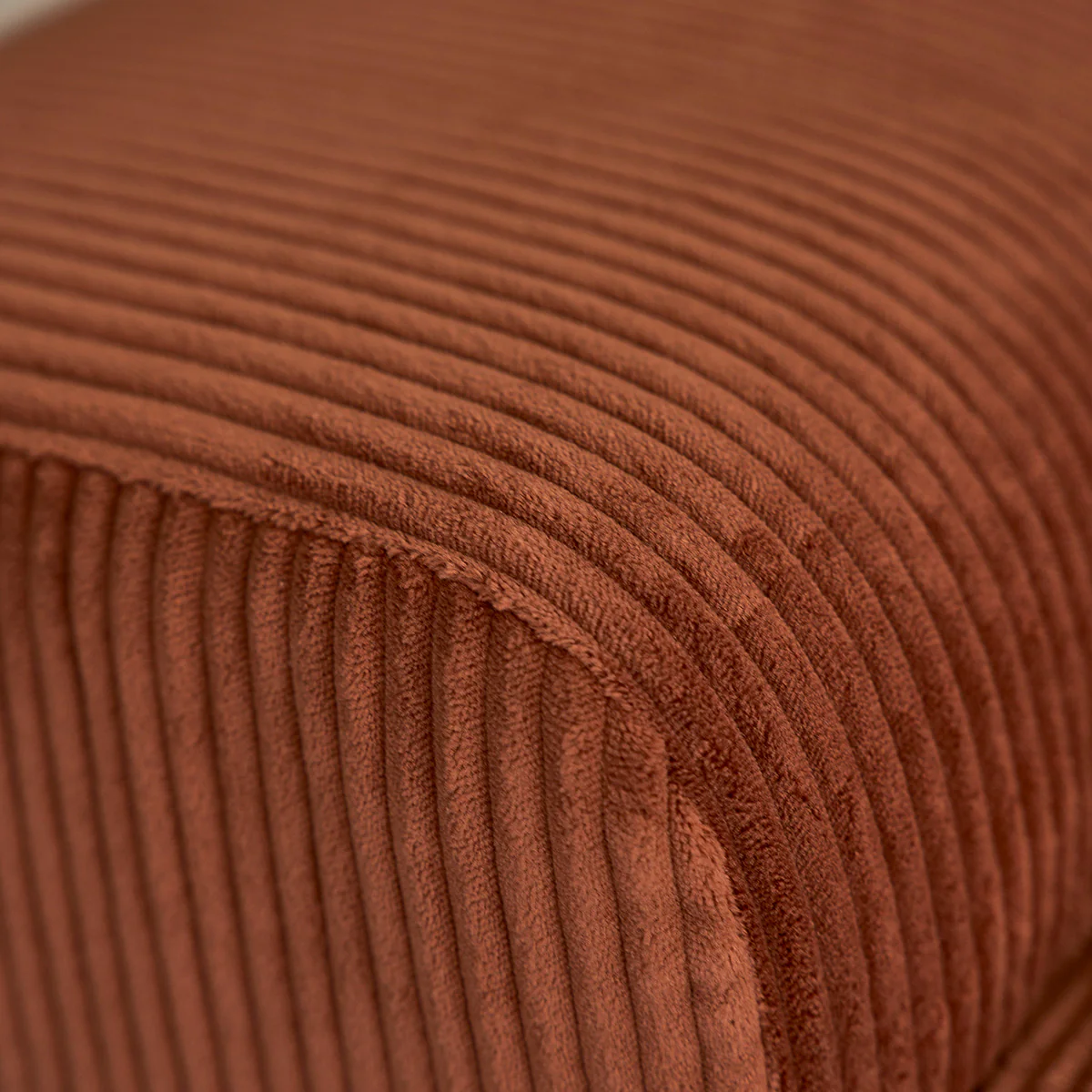 Sofá recto de 4 plazas en terciopelo terracota - Image 5