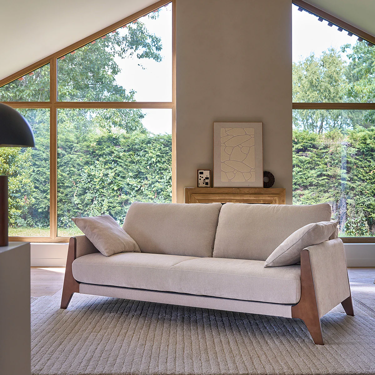 Sofá recto de 3 plazas de madera maciza y terciopelo beige chiné - Image 3
