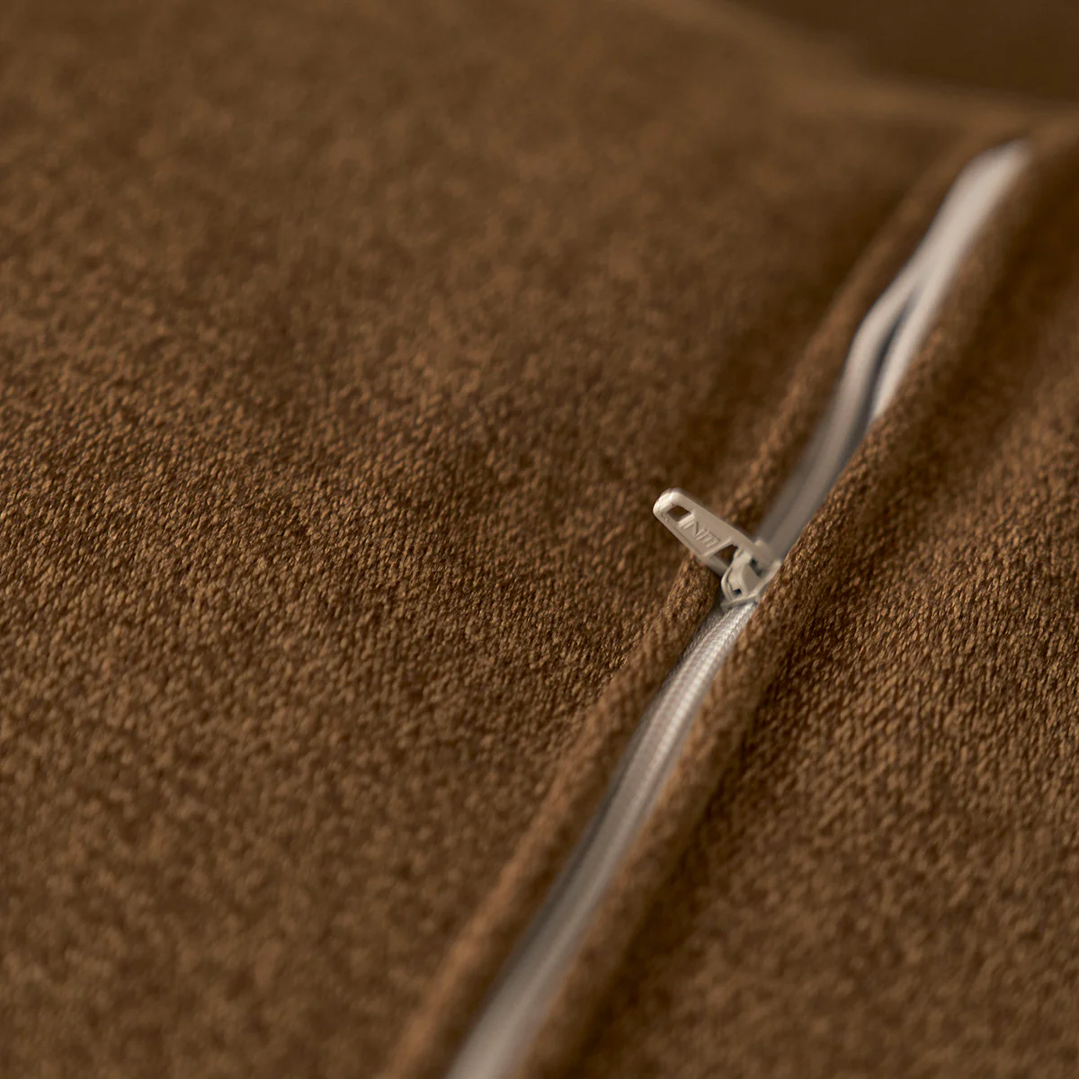 Sofá recto de 3 plazas de madera maciza y tejido de terciopelo color bronce - Image 7